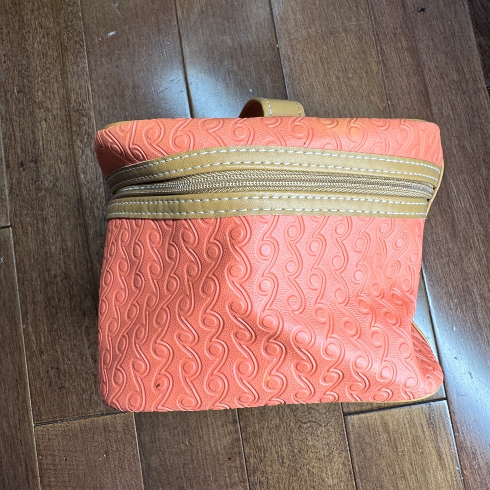 Estée Lauder soft small makeup bag